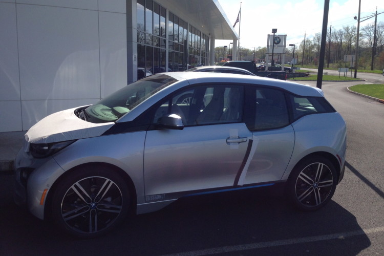 First BMW i3 delivered in the United States