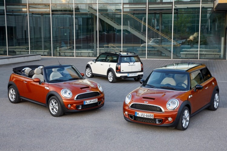 BMW Recalls Nearly 89,000 MINIs from 2007-2011