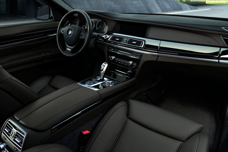 BMW 7 Series car to supply most parts in lower-priced new 5 Series