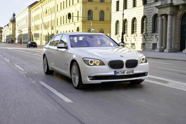Video Review: BMW 760Li